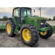 Трактор John Deere 6800