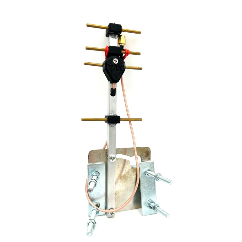 Направленная антенна Yagi Y4X на 2.2 ГГц с усилением 8.6dBi, 4 секции SMA
