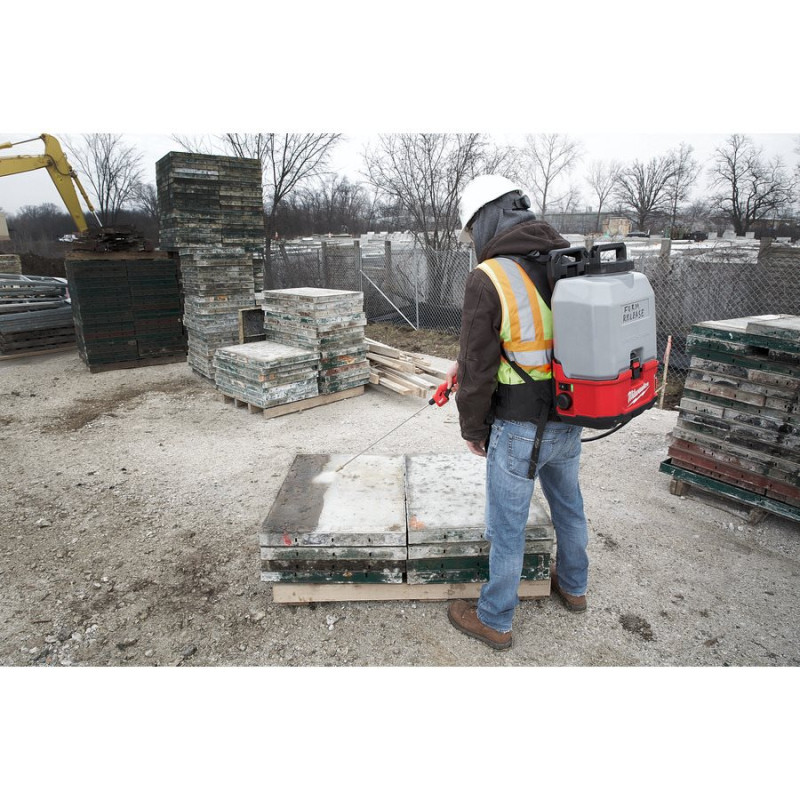 MILWAUKEE M18 BPFPCCST-0 Battery-Powered Backpack Sprayer (Concrete Liquid Tank)