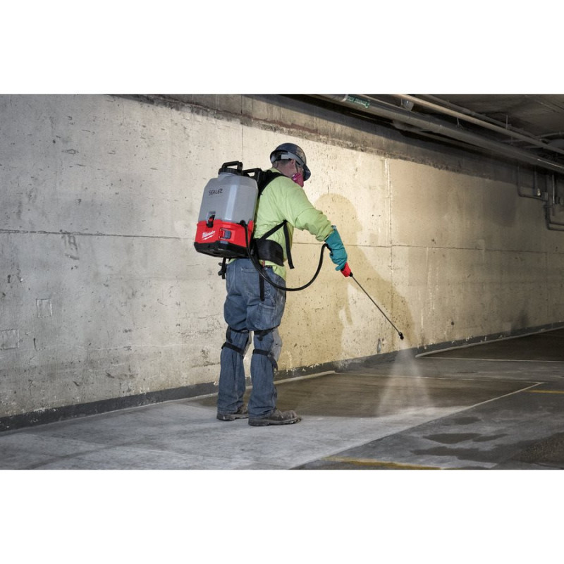 MILWAUKEE M18 BPFPCCST-0 Battery-Powered Backpack Sprayer (Concrete Liquid Tank)