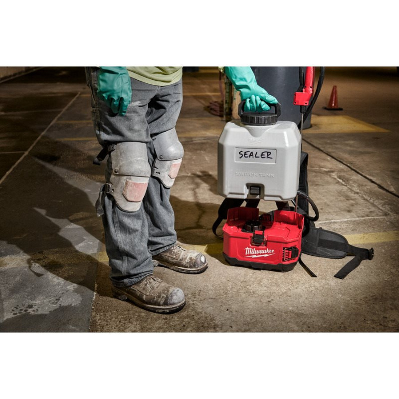 MILWAUKEE M18 BPFPCCST-0 Battery-Powered Backpack Sprayer (Concrete Liquid Tank)