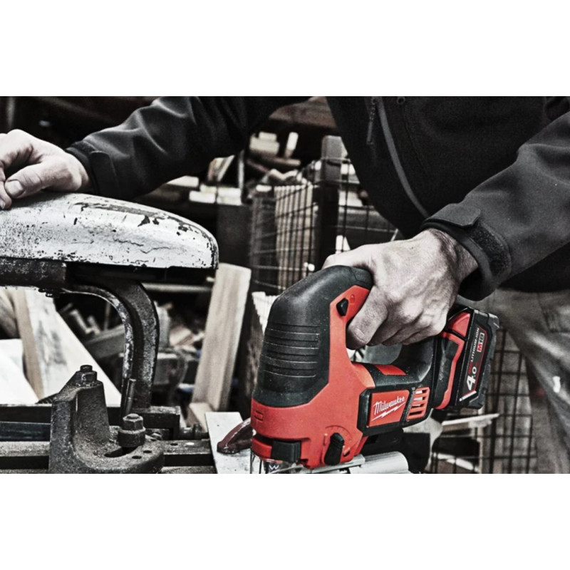 Пила лобзиковая аккумуляторная MILWAUKEE, M18 BJS-0 (каркас)