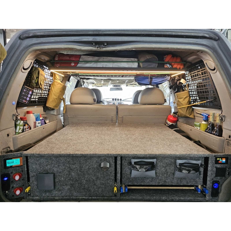 Полиця під стелю у багажник для Toyota Fortuner (2016+)