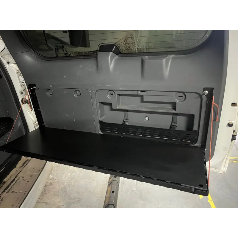 Панель на двері багажника Toyota Land Cruiser Prado 150