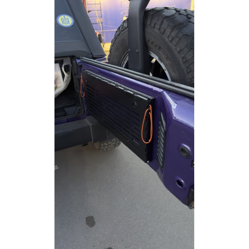 Відкидний експедиційний стіл на двері багажника Jeep Wrangler TJ — складний стіл MOLLE для кемпінгу та off-road