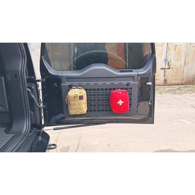 Відкидний експедиційний стіл на двері багажника Land Rover Defender L663 — складний стіл MOLLE для кемпінгу та off-road