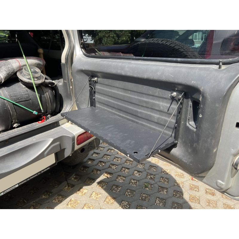 Відкидний експедиційний стіл на двері багажника Suzuki Jimny JB 23/33/43/53 (1998–2018)— складний стіл MOLLE для кемпінгу та off-road